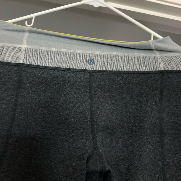 Lululemon yoga pants! - Picture 4 of 10